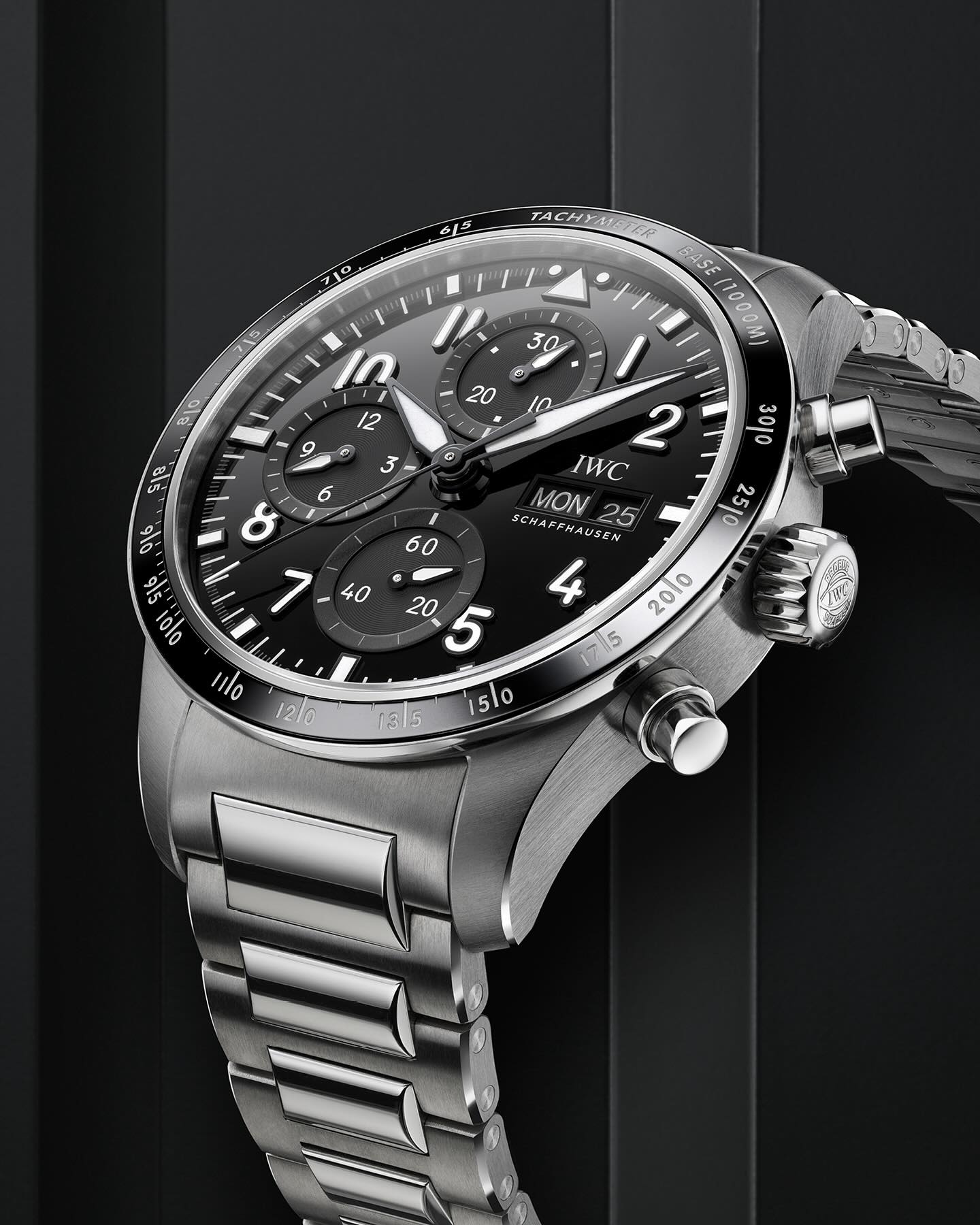 Luxury Watches That Complement Your Wardrobe: A Style Guide