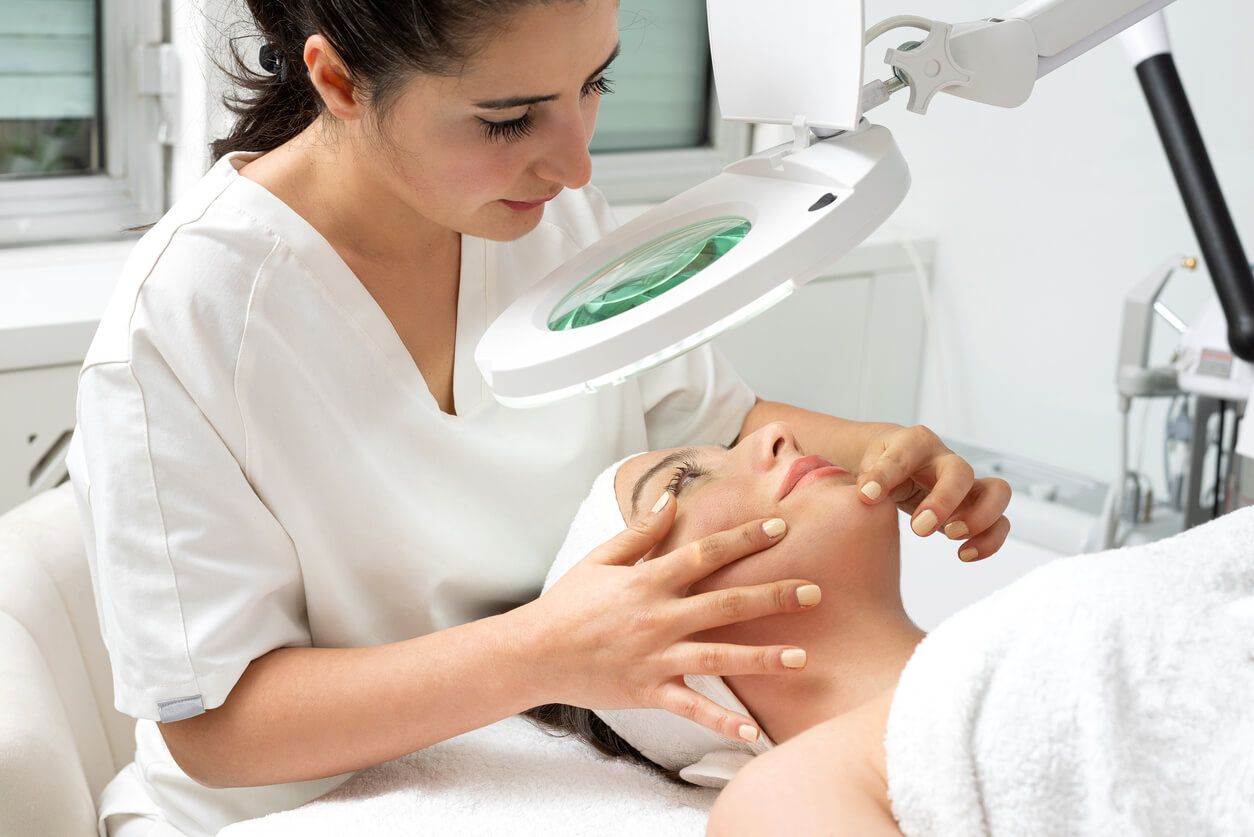 Best Dermatologist to Help You Glow with Confidence