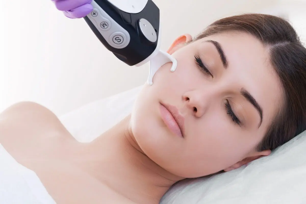 Experience Ageless Beauty Today With Fractional CO2 Laser Treatment in Dubai
